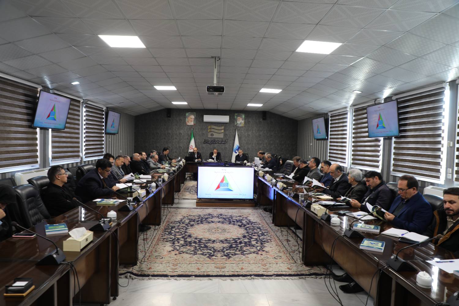 از کتاب «حکمرانی آب» تا بازنگری در سیاست‌ها و اقتصاد آب